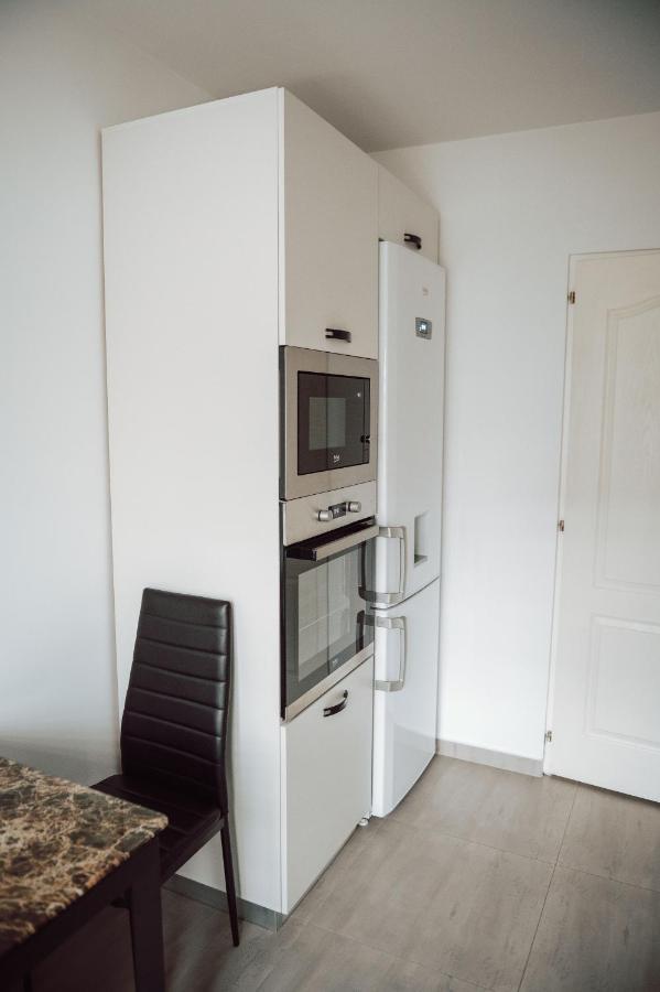 Adrian Home, Central Ploieşti Dış mekan fotoğraf