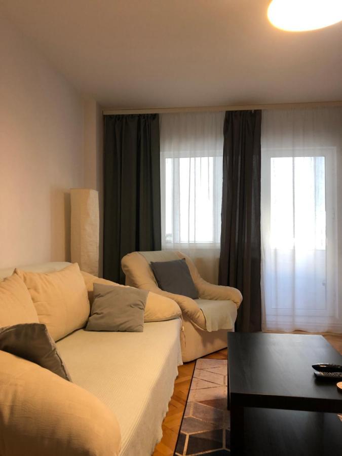 Adrian Home, Central Ploieşti Dış mekan fotoğraf