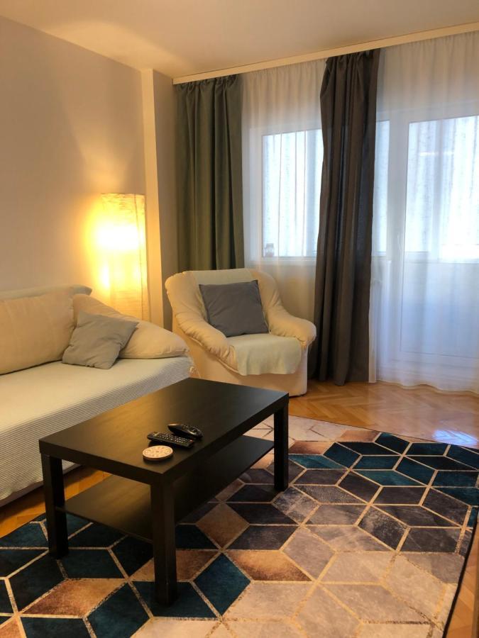 Adrian Home, Central Ploieşti Dış mekan fotoğraf
