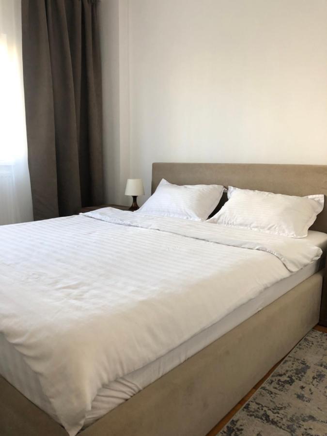 Adrian Home, Central Ploieşti Dış mekan fotoğraf